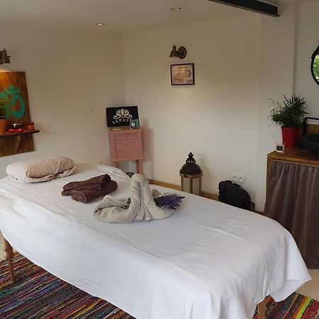 Bed and Breakfast La Belmontaise Beaumont-sur-Sarthe Exterior foto