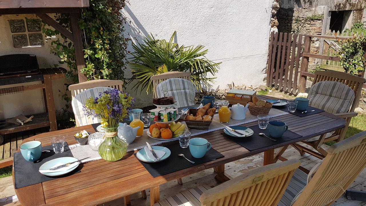 Bed and Breakfast La Belmontaise Beaumont-sur-Sarthe Exterior foto